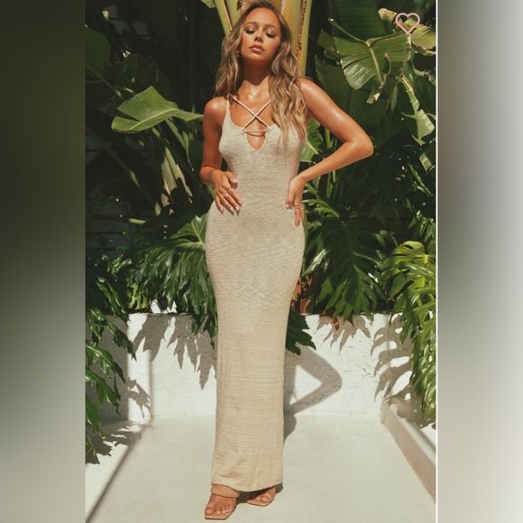 MISS LOLA RIVERA KNIT MAXI DRESS - Picture 2 of 4